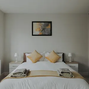  Apartment Weaver House